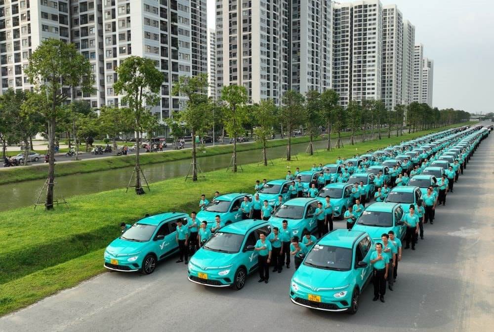 CEO hãng taxi của ông Phạm Nhật Vượng ‘khoe’ công ty đã có 100.000 nhân viên và đối tác, muốn tuyển thêm hai vị trí lãnh đạo cấp cao