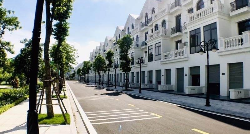 Đại biểu Quốc hội: Không ít người “đứng ngồi không yên” trước thông tin giá nhà tăng phi mã; thu xếp tiền nong, thậm chí vay mượn để mua bằng được mảnh đất, chờ tăng giá rồi bán