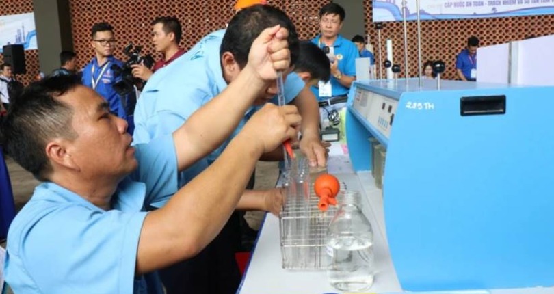 Công nhân ngành cấp nước tranh tài ở hội thi Bàn tay vàng
