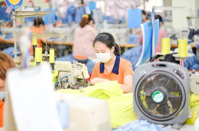 Vượt qua khó khăn, dệt may Việt Nam xuất siêu 19 tỉ USD