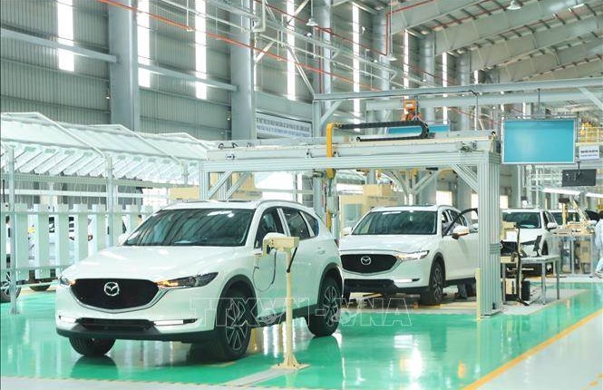 Thị trường ô tô tháng 10 tăng trưởng nhẹ nhờ giảm lệ phí trước bạ