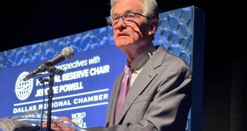 Tại sao chủ tịch Fed Jerome Powell trì hoãn việc hạ lãi suất