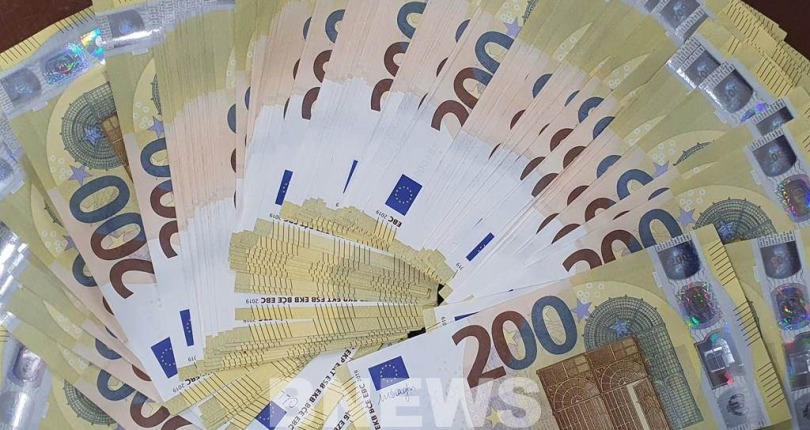 Đồng euro rơi xuống mức thấp nhất hai năm sau khi Fed tăng lãi suất