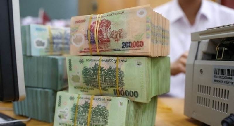 Ngân hàng tăng lãi suất tháng cuối năm, áp lực năm 2025