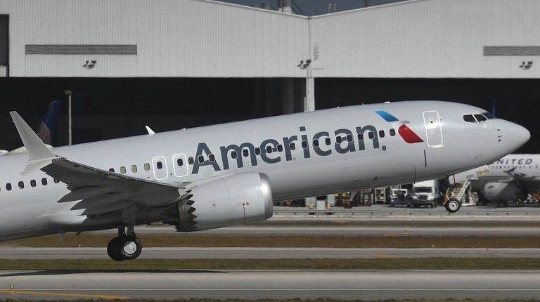 Tại sao American Airlines ngừng tất cả chuyến bay ngày Giáng sinh?