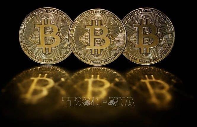 Bitcoin tăng 135%, vượt lợi nhuận đầu tư vào cổ phiếu và vàng