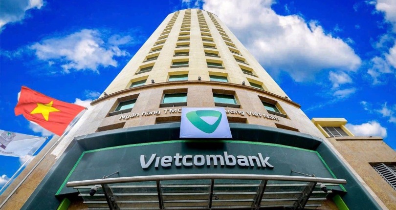 Cuộc đua tăng vốn của “giới buôn tiền”: Vietcombank trở lại ngôi vương, BIDV và VietinBank ‘ngậm ngùi’ xếp sau hai nhà băng tư nhân