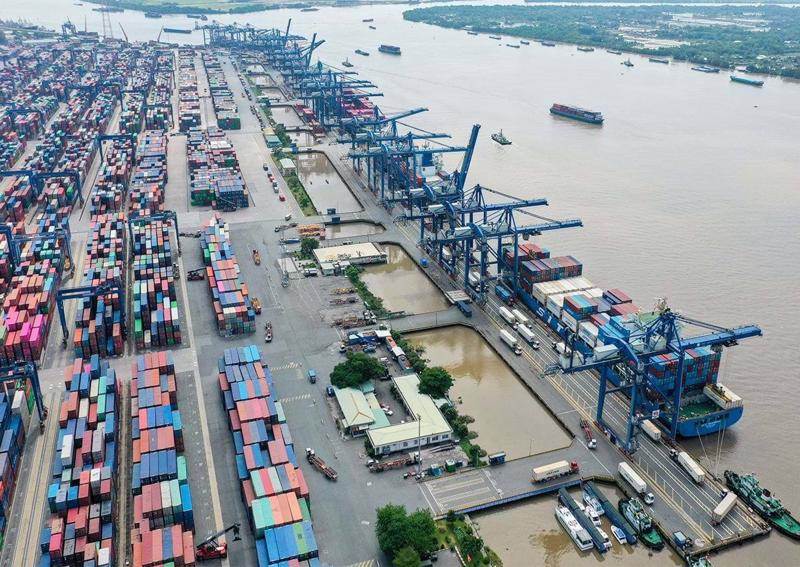 TPHCM nhập siêu gần 5,5 tỷ USD sau 11 tháng