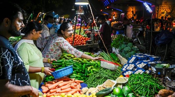 Chuyện gì sẽ xảy ra với nền kinh tế được dự đoán vượt Đức và Nhật Bản sau cú sốc GDP tăng chậm nhất 2 năm?