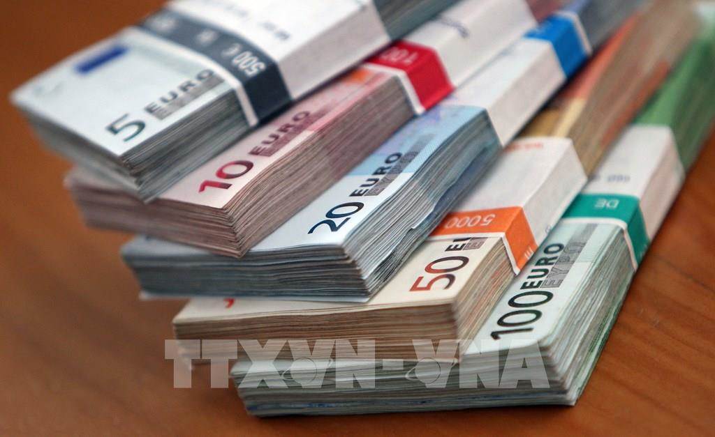 Đồng euro suy giảm có thể làm tăng đáng kể sức mua của du khách Mỹ tại châu Âu