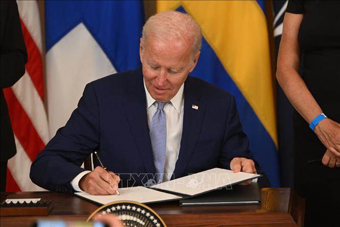 Mỹ: Tổng thống Joe Biden ban hành lệnh cấm khoan thăm dò ngoài khơi