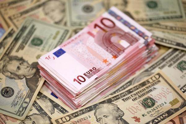 Đồng Euro đứng trước nguy cơ giảm về ngang USD