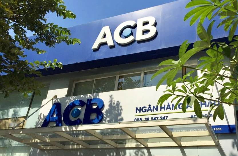 ACB: Lợi nhuận giảm, gánh nặng nợ xấu tăng