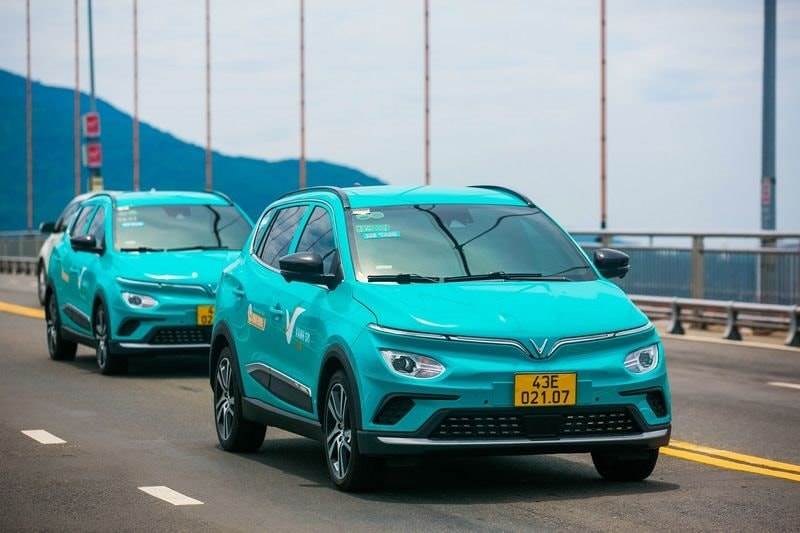 Taxi điện của ông Phạm Nhật Vượng chỉ còn chiếm 20% doanh số VinFast – Tung ưu đãi khủng 50% cho khách sở hữu xe điện