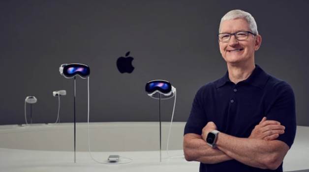 Mặc dù Apple có một năm không mấy tốt đẹp, CEO Tim Cook vẫn được tăng lương