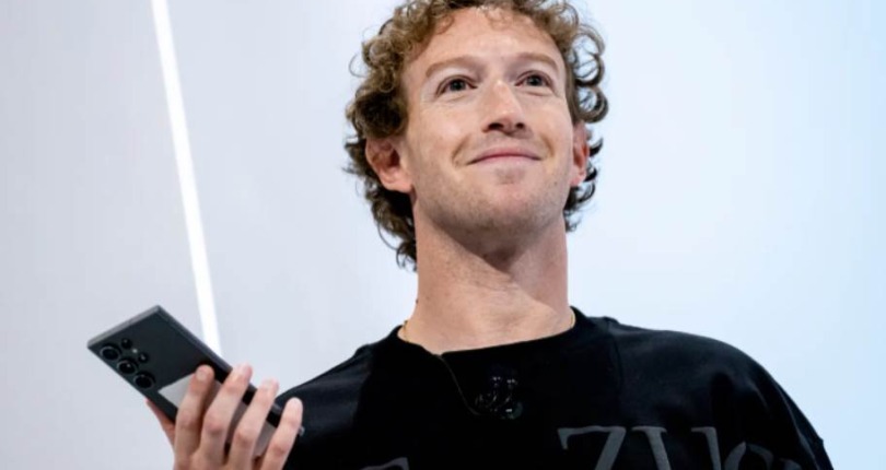 Ông chủ Facebook chỉ trích Apple vì thiếu đổi mới