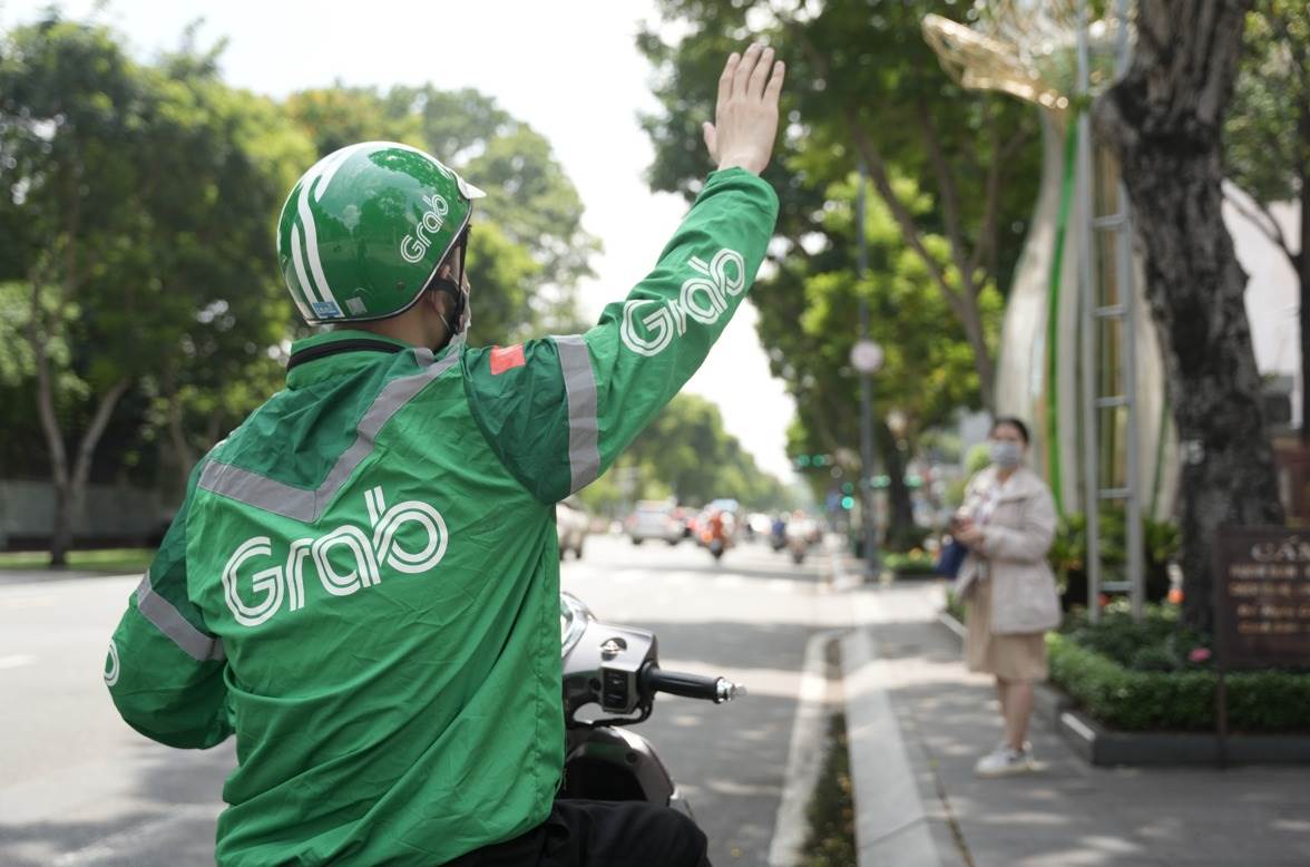 Đợi cả tiếng chưa bắt được Grab dù giá tăng cao, vì sao?