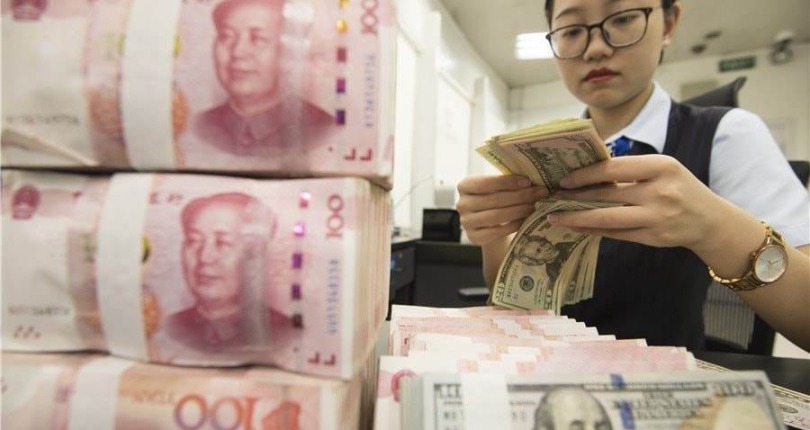 Trong 1 năm, dự trữ ngoại hối của nước giáp biên với Việt Nam sụt mất 35 tỷ USD