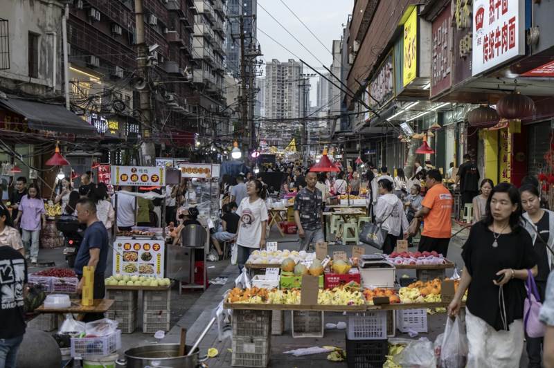 Kinh tế Trung Quốc chưa kịp mừng đã lo