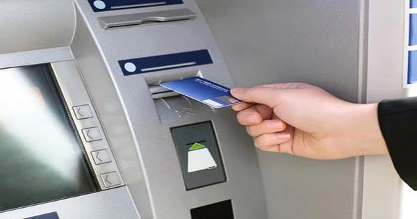 Tin tức kinh tế ngày 15/1: Giao dịch trên ATM giảm gần 20%