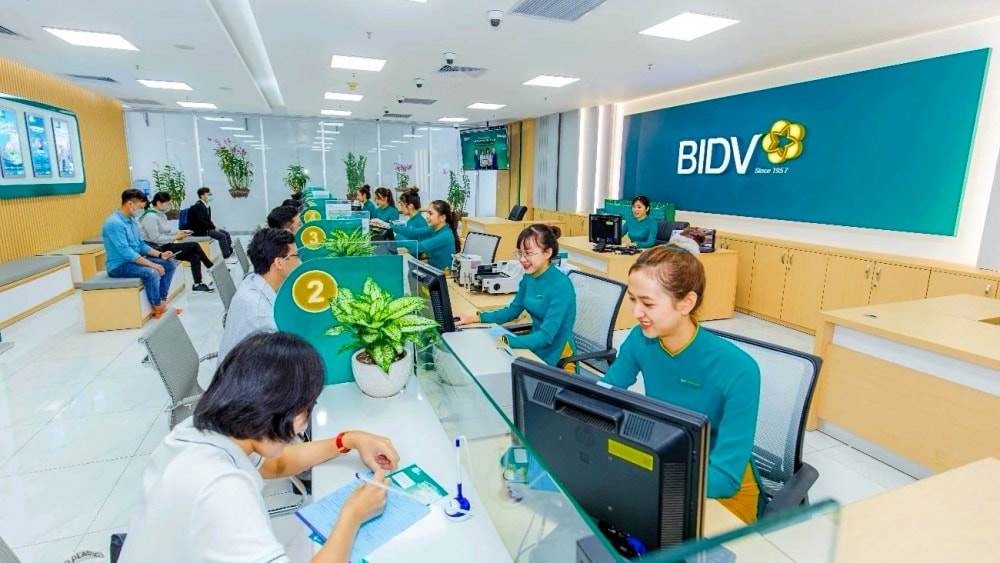 Đầu tư công tăng tốc – Tăng triển vọng với nhóm cổ phiếu ngân hàng quốc doanh