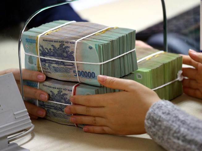 Lãi suất tiết kiệm ngày 18/4: Mức lãi suất cao chỉ áp dụng cho các khoản tiền gửi đặc biệt lớn