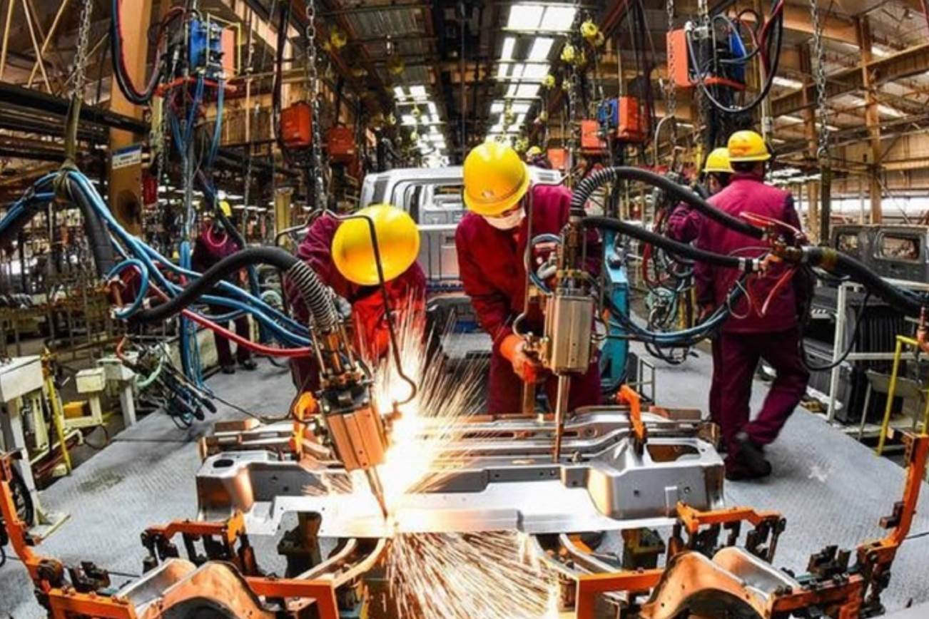 Bài toán ổn định chi phí cho doanh nghiệp trước biến động giá xăng dầu
