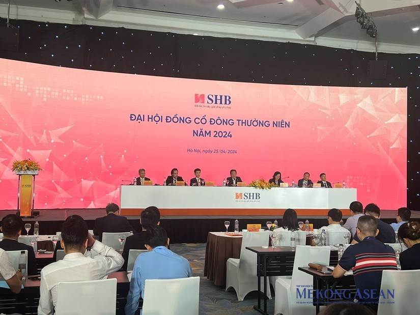 Tuần cao điểm của mùa ĐHĐCĐ ngành ngân hàng