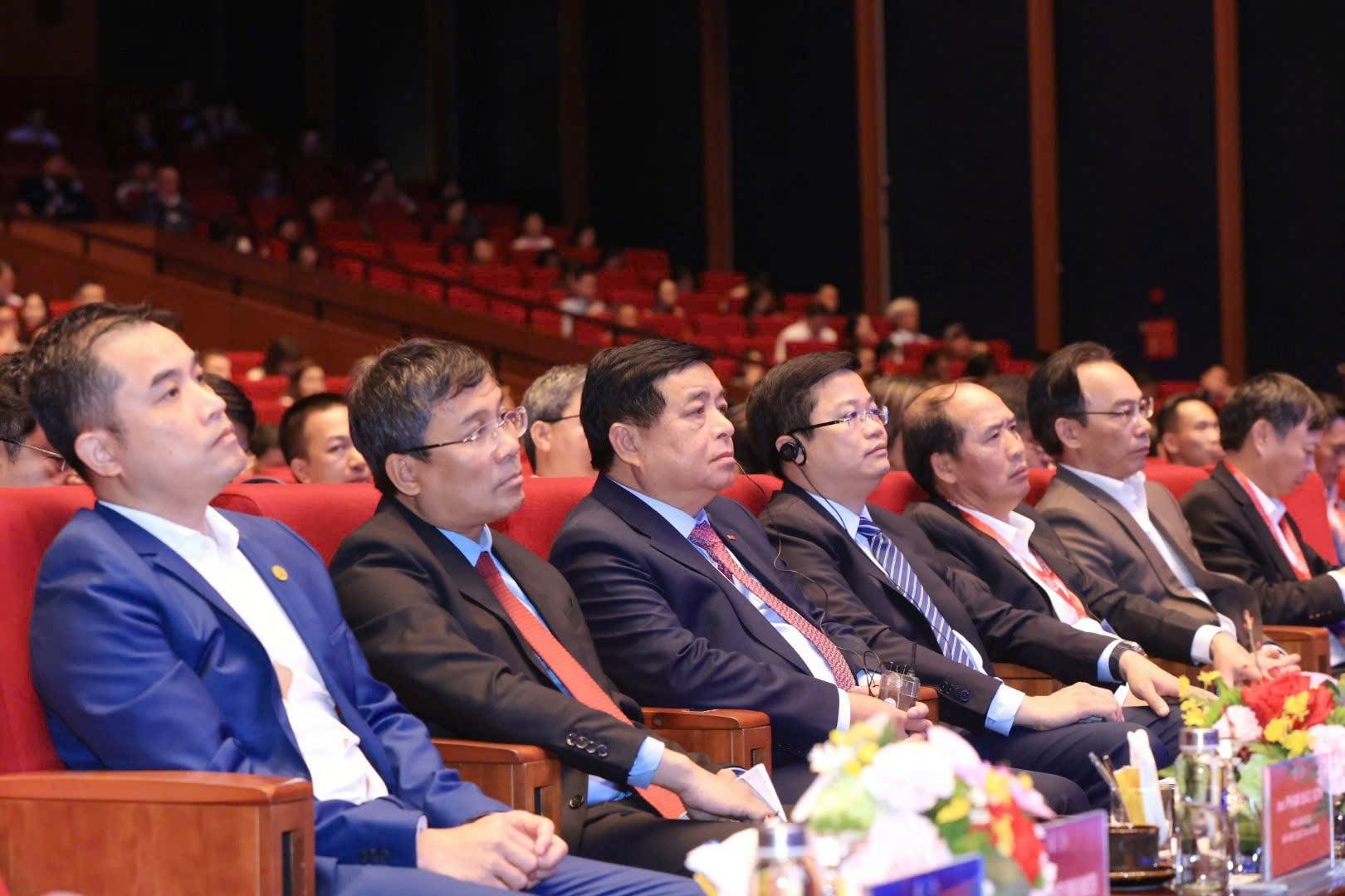 Vốn tư nhân dẫn dắt tăng trưởng kinh tế