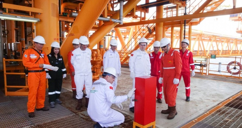 Zarubezhneft và PVEP khảo sát thực địa giàn Rồng Đôi, dự án Lô 11-2