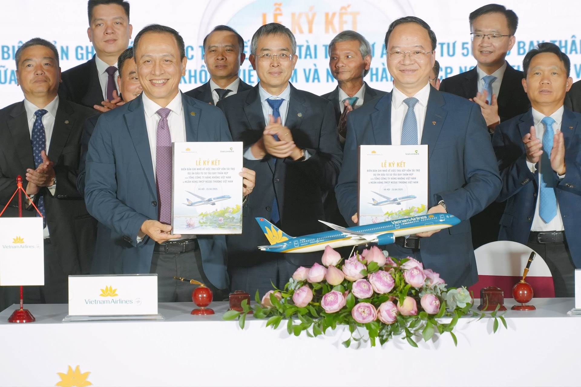 Vietcombank thu xếp vốn cho Vietnam Airlines đầu tư 50 máy bay