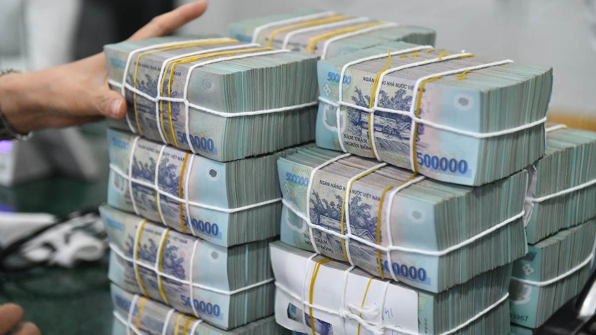 Áp lực tăng trưởng tín dụng cao, ngân hàng dồn dập phát hành trái phiếu để huy động vốn