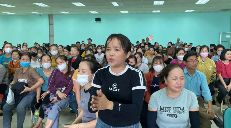 Doanh nghiệp nói đi tù để được xóa nợ, công nhân hỏi vì sao nợ 33 tháng bảo hiểm mà không bị xử lý?