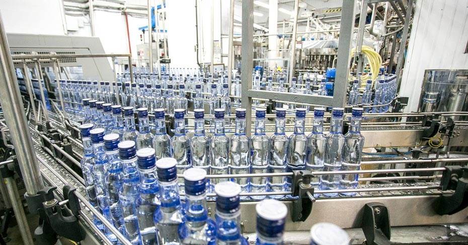 HNR: Ông chủ rượu Vodka báo lãi kỷ lục nhờ thanh lý tài sản