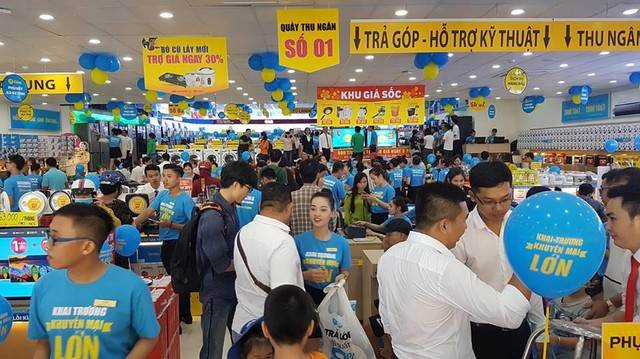 Làm thị trường ‘đỉnh’ như Chủ tịch Nguyễn Đức Tài: Tặng đối tác Tivi hơn 20 triệu, khách thích quá liền ‘chốt đơn’ một loạt Tivi đắt gấp 3-4 lần