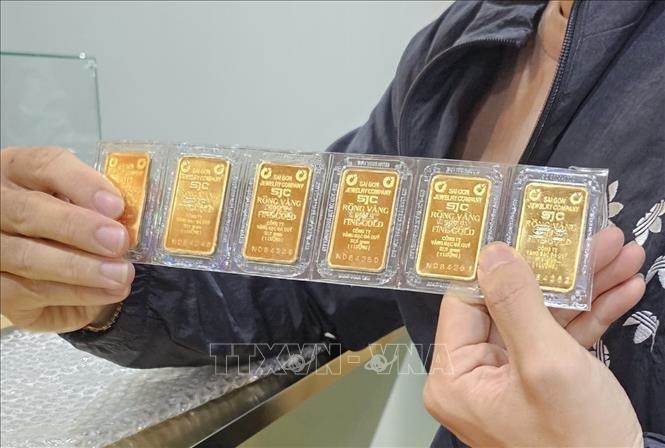 Giá vàng trưa 28/4 giảm mạnh, mất mốc 120 triệu đồng/lượng