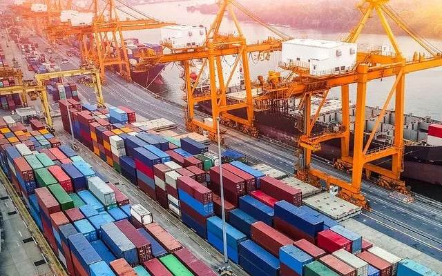 Nửa đầu tháng 4, cán cân thương mại hàng hóa thâm hụt 1,94 tỷ USD