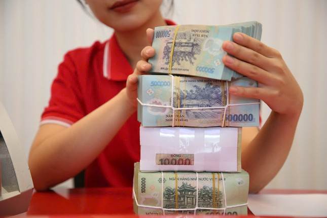 Lãi suất huy động tiếp đà giảm