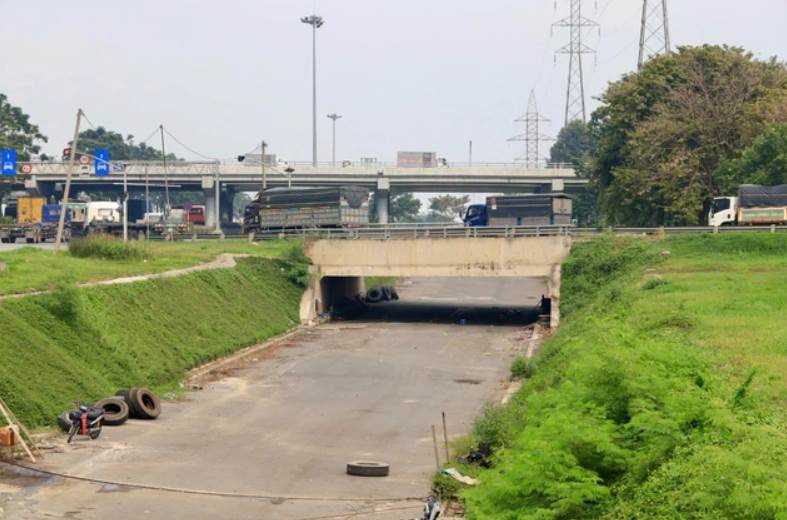 Dự án mở rộng xa lộ Hà Nội chậm 15 năm, chưa biết bao giờ hoàn thành