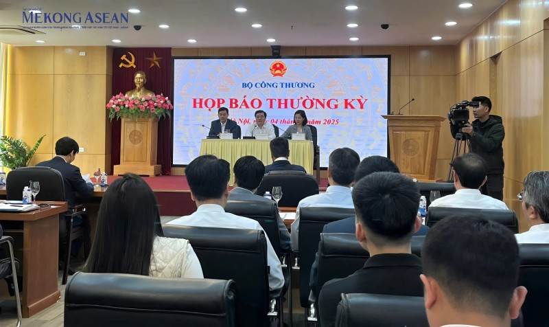 Kim ngạch xuất nhập khẩu quý 1/2025 tăng gần 14%, đạt hơn 200 tỷ USD