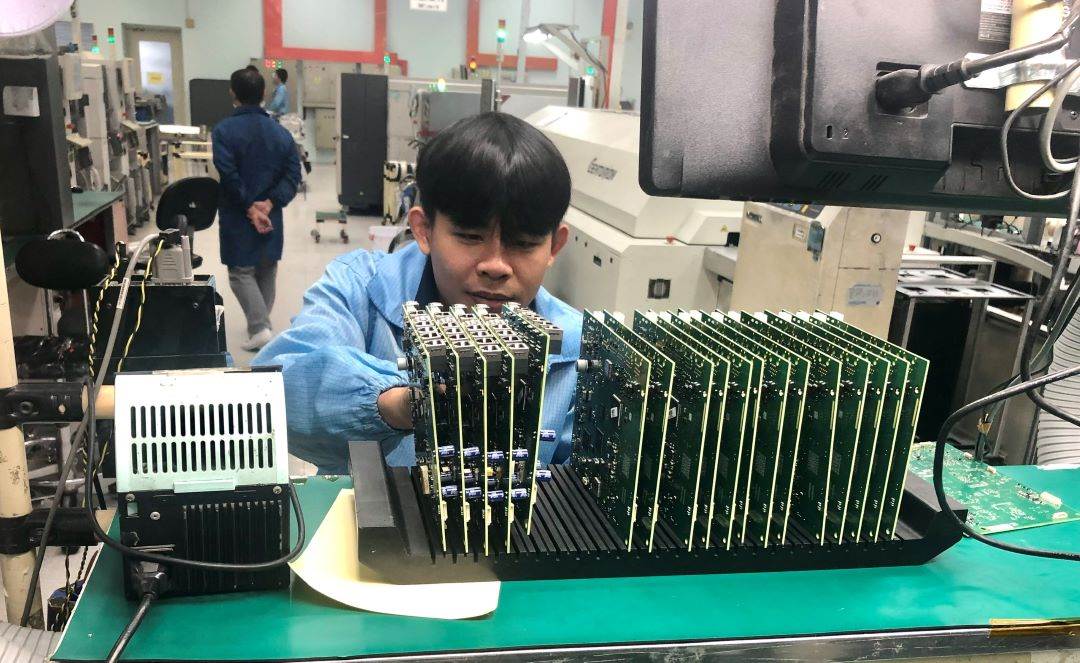 Sức ép thuế quan và thách thức với tăng trưởng kinh tế 2025