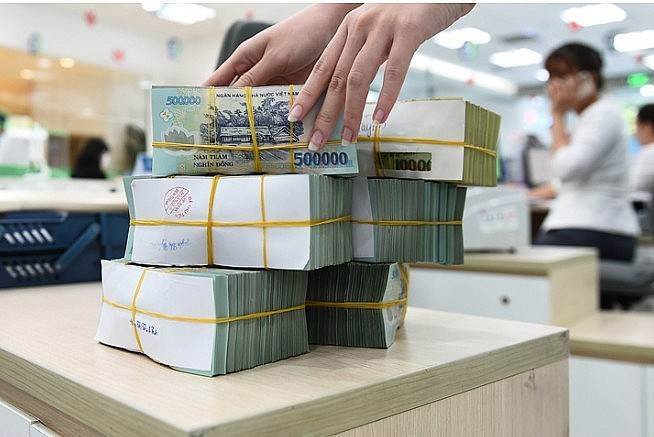 Lãi suất tiết kiệm ngày 16/4: Một ngân hàng giảm mạnh lãi suất huy động