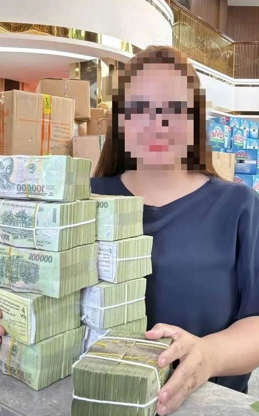 Hoàng Hường và chiêu ‘trúng 200 triệu’