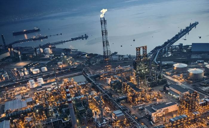 Big Oil giảm mua lại khi giá dầu lao dốc
