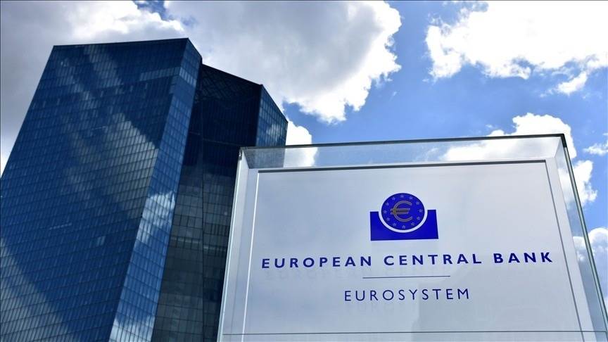 Khi lãi suất gần chạm đáy, các quan chức ECB bất đồng về lộ trình chính sách tiền tệ