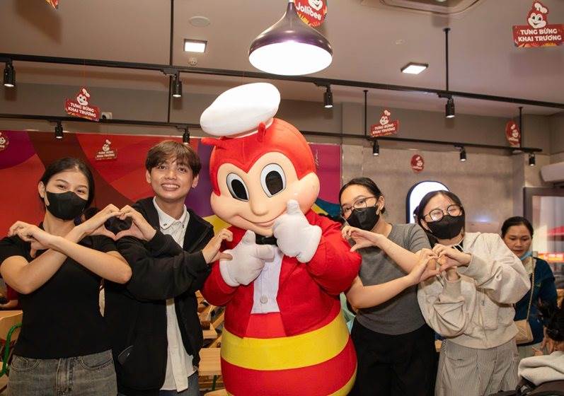 Đại chiến chuỗi thức ăn nhanh: Thị phần Jollibee vượt mặt Lotteria từ 3 năm trước, KFC tụt dốc rõ rệt