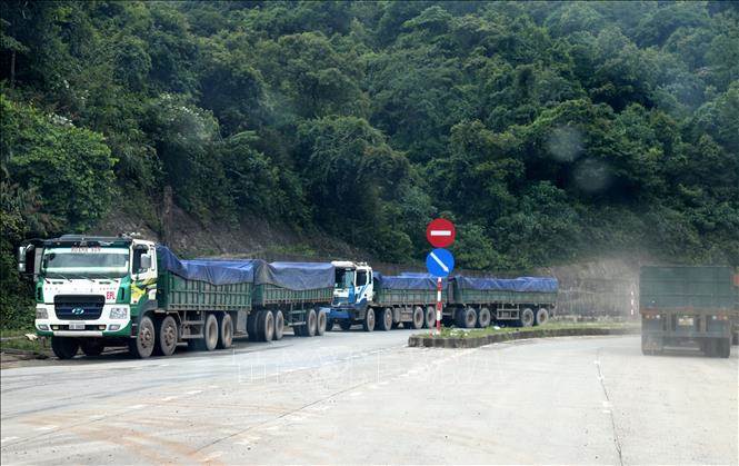 Lỗ hổng trong quản lý, kiểm soát xe ‘hai khúc’ biển số Lào – Bài 1: Hạ tầng giao thông trả giá đắt