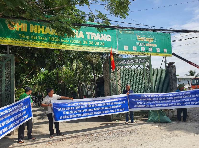 Hàng chục tài xế taxi Mai Linh (Nha Trang) bức xúc vì bị nợ lương và bảo hiểm xã hội