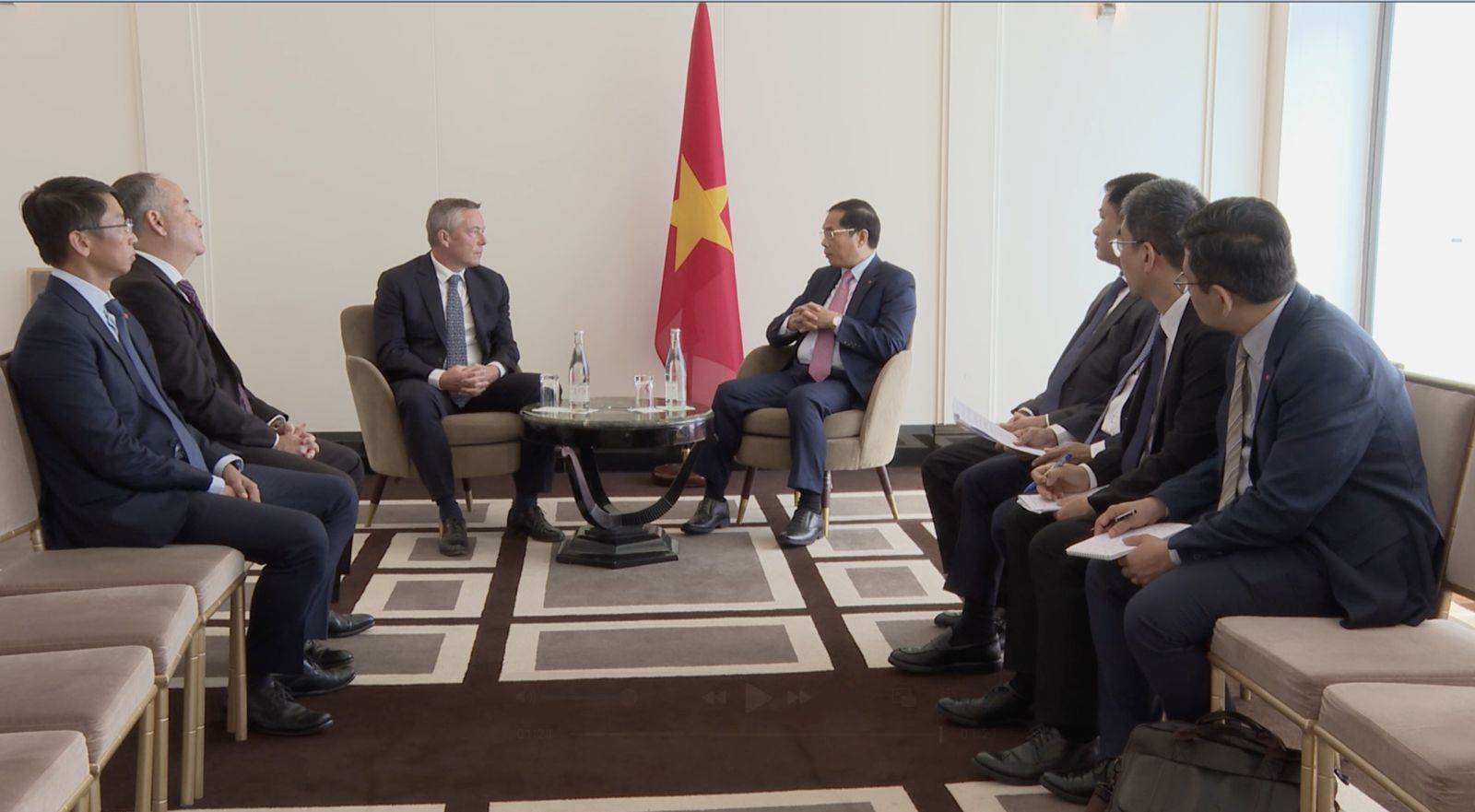Phó Thủ tướng Bùi Thanh Sơn tiếp Giám đốc điều hành Tập đoàn Perenco