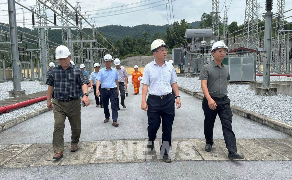 Tăng tốc thi công cụm dự án truyền tải phục vụ nhập khẩu điện từ Lào